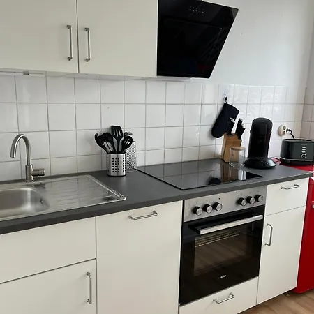 E&m Living In Apartment